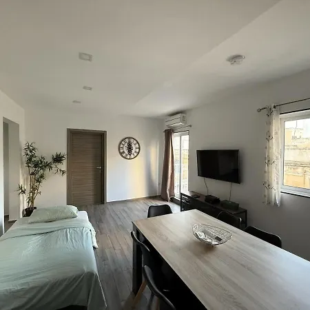 Calypso 2 Bright Modern In Paceville With Mercury View Near Restaurants And Transport *