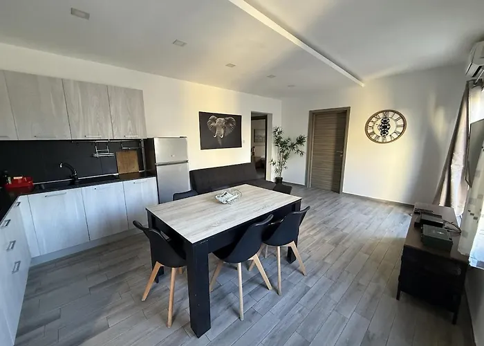 Calypso - 3br 2ba Prime Location, Mercury View