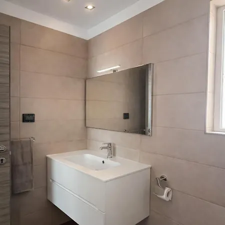 Calypso 2 Bright Modern In Paceville With Mercury View Near Restaurants And Transport *