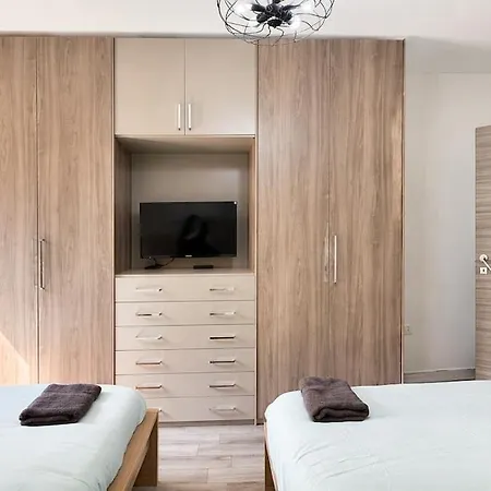 Calypso 2 Bright Modern In Paceville With Mercury View Near Restaurants And Transport Apartment Saint Julian's